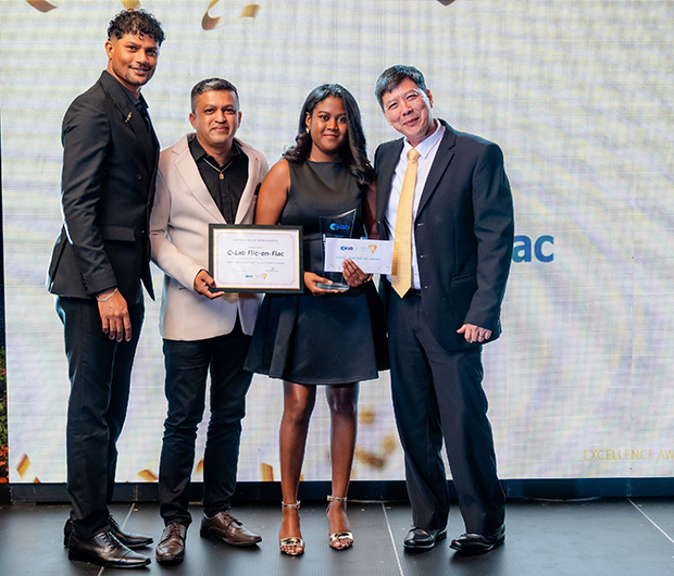 Photo 9 - C-Lab Flic en Flac team winner of Safety, Look and Feel Award with Clive Chung.jpg