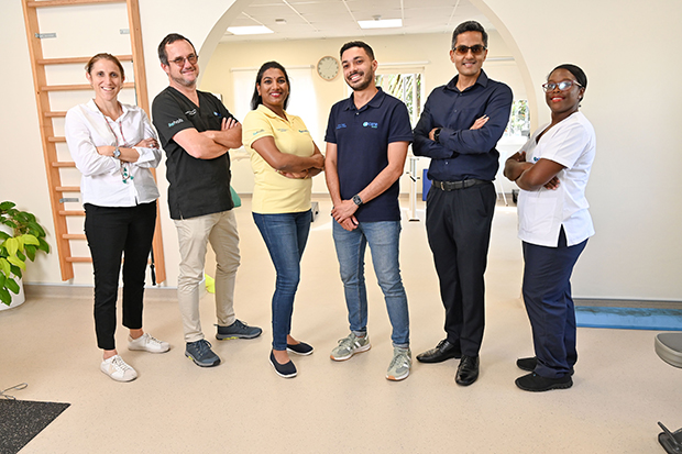 Photo 1 - Astrid Tixier, Yannick D'Hotman, Shivani Poinoosawmy Pawaray, Oliver Hope, Dr. Nikhil Anand Bachoo et Cherie Nadine Hoareau (1).jpg