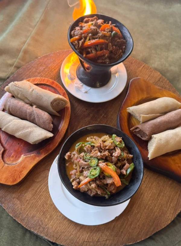 Tibs et de l'Injera.jpg