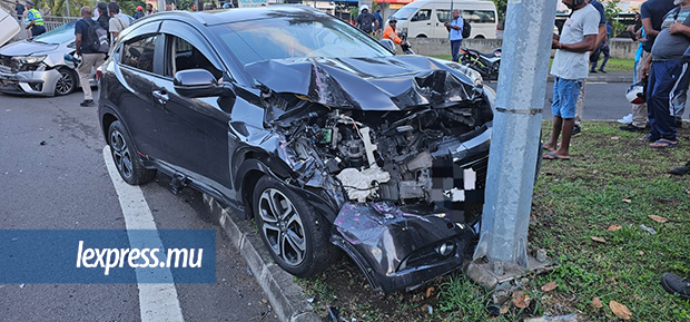 Accident au rond-point du Caudan (2).jpg