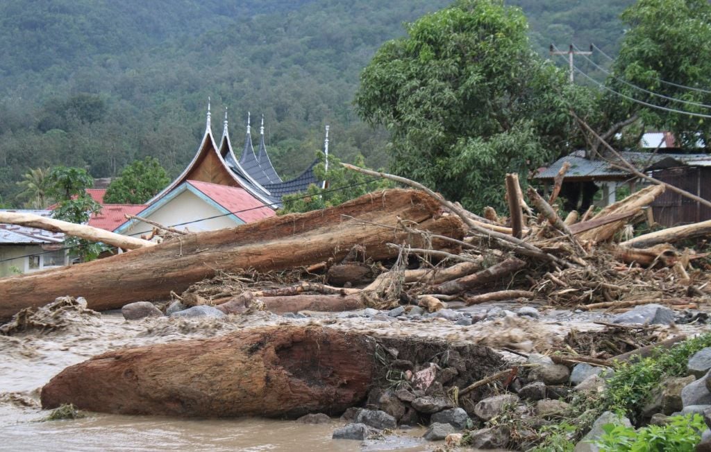 1444x920_west-sumatra-indonesia-november-28-aftermath-of-flash-flood-which-ravaged-homes-mosque-and-severed-road-access-in-batipuh-village-tanah-datar-district-west-sumatera-province-indonesia-on-novemb (1).jpeg