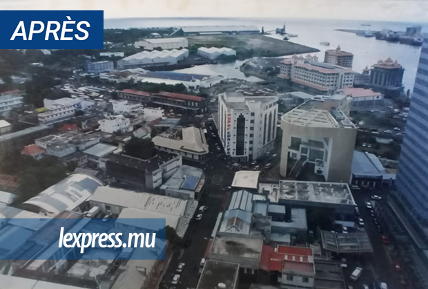 Vue aérienne de Port-Louis en 1998, avec en arrière-plan le Caudan Waterfront qui a été inauguré en 1996..jpg