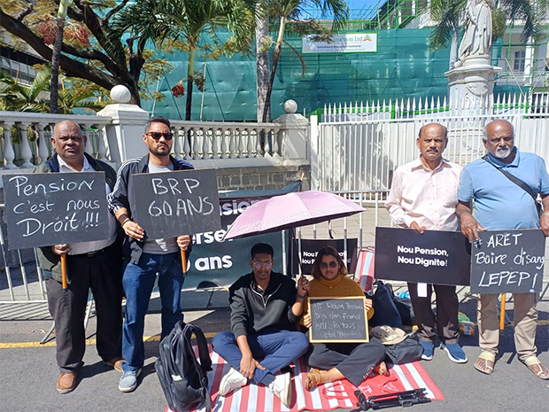 Des membres de la Platform Komun Syndikal
