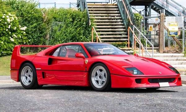 Ferrari-F40-collection-Milestone-780x470 (1)