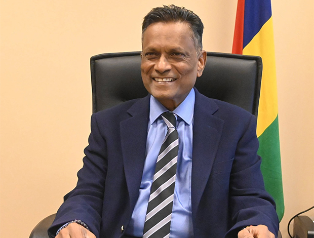 Deven Nagalingum